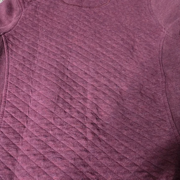 L.L. Bean Quilted Quarter-Zip Pullover Deep Wine Medium - Picture 8 of 8